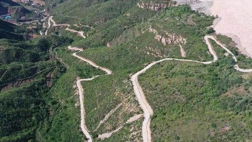 河北井陘人 把引領(lǐng)產(chǎn)業(yè)脫貧的 天路 修到家鄉(xiāng)